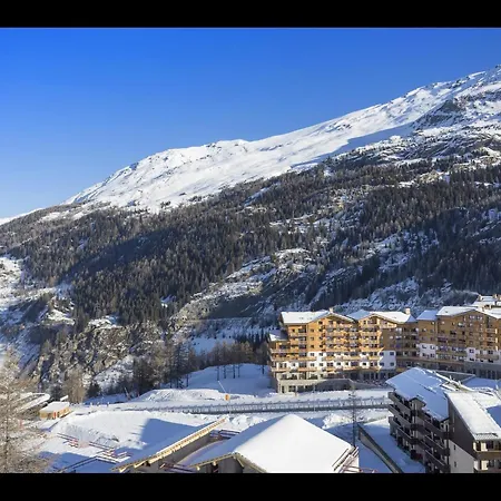 In With Ski-in Ski-out Access 아파트 *