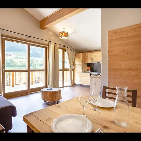 Апартаменты In With Ski-in Ski-out Access